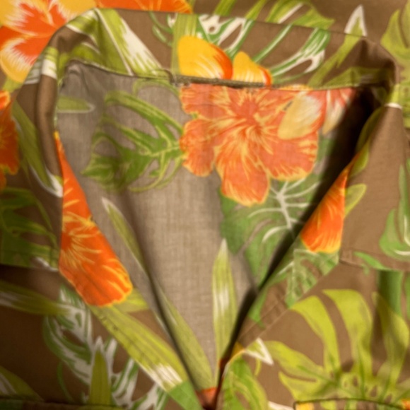 Hawaiian Cotton M Blouse with a small peplum - Picture 11 of 11